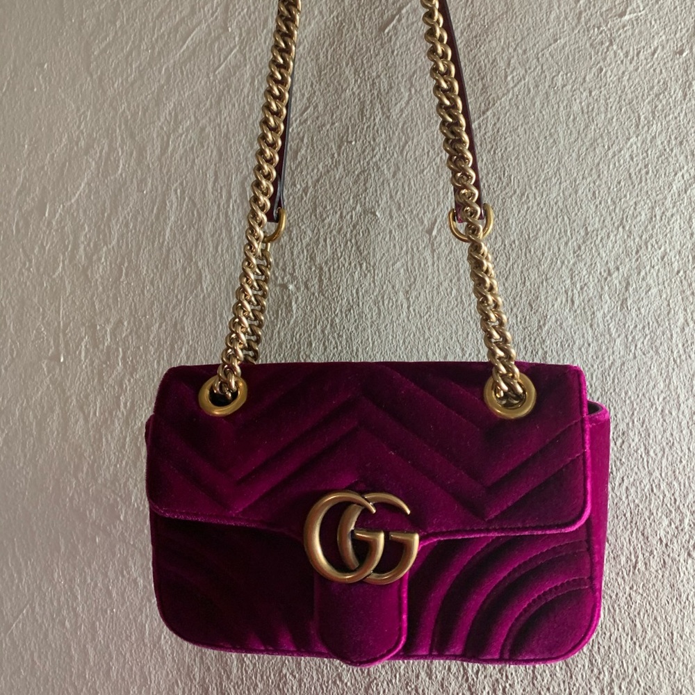 Authentic Gucci marmont fuchsia gg shoulder bag